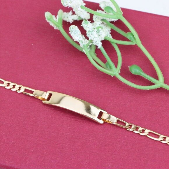 "Sleek Rose Gold Bracelet with Figaro Chain and Polished Plate, XPBL1084 - Picture 11 of 12